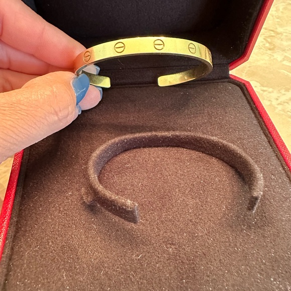 Cartier cuff LOVE bracelet yellow gold size 18 - Picture 3 of 12